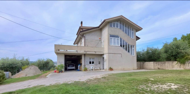 Casa singola in vendita a Fermo