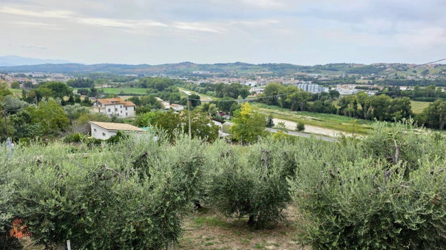 Casa singola in vendita a Fermo