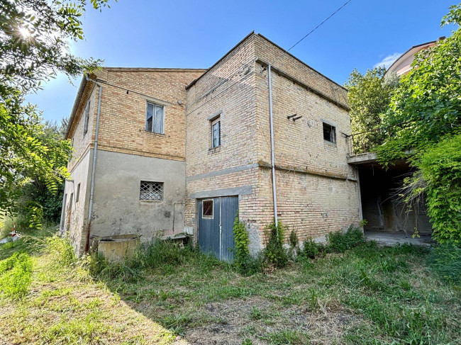 Rustico in vendita a Acquaviva Picena