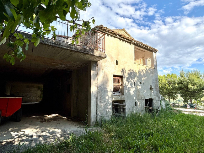 Rustico in vendita a Acquaviva Picena