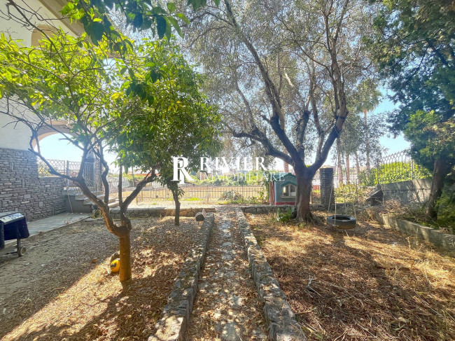 Villa for sale in Bordighera