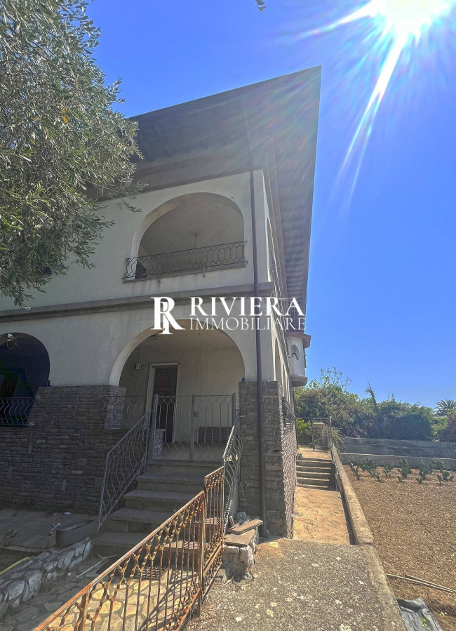 Villa for sale in Bordighera