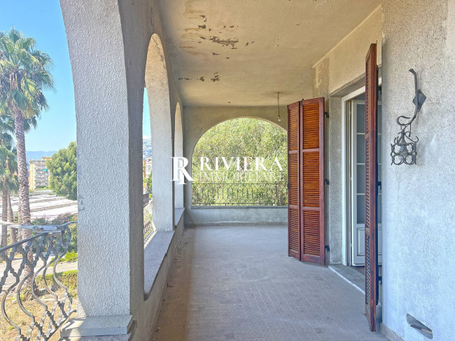 Villa for sale in Bordighera