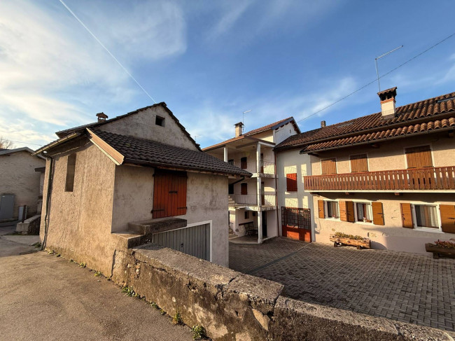 Porzione di Casa in vendita a Borgo Valbelluna