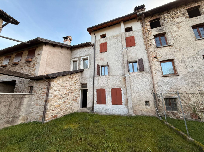 Porzione di Casa in vendita a Borgo Valbelluna