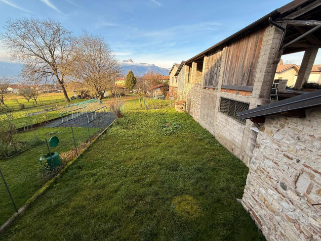 Porzione di Casa in vendita a Borgo Valbelluna