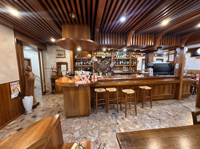 Attività commerciale in vendita a Borgo Valbelluna