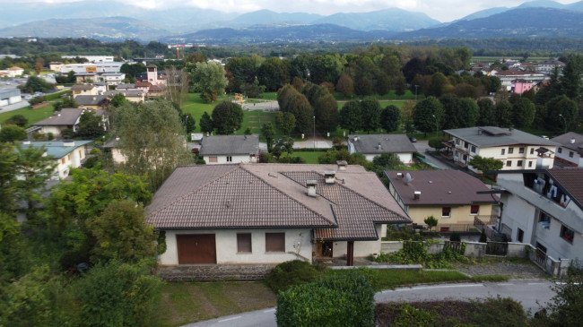 Villa in vendita a Sedico