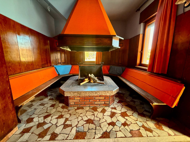 Locale commerciale in vendita a Sedico