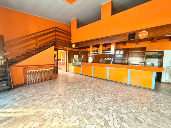 Locale commerciale in vendita a Sedico