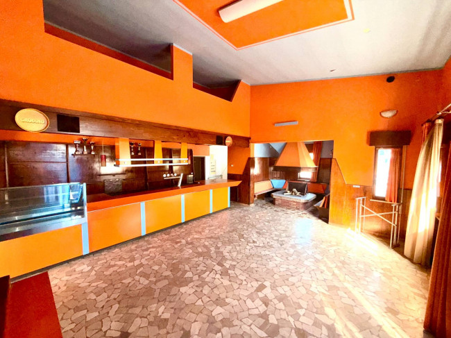 Locale commerciale in vendita a Sedico