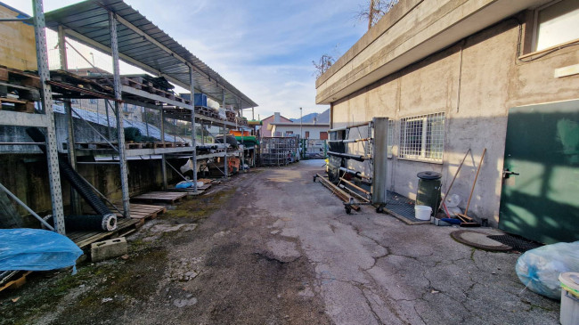 Locale commerciale in vendita a Ponte nelle Alpi