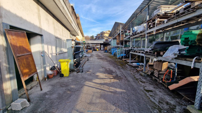 Locale commerciale in vendita a Ponte nelle Alpi