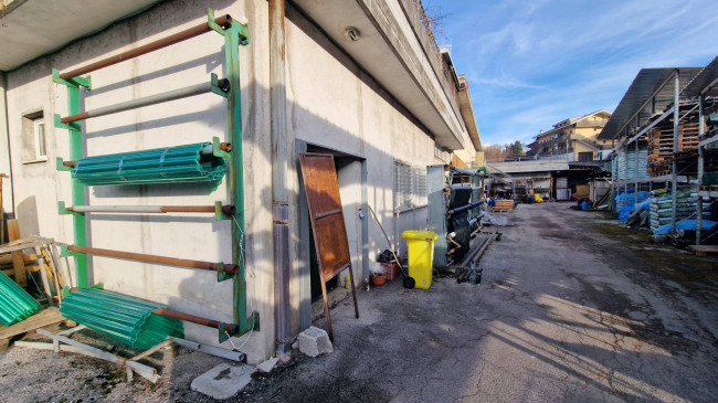 Locale commerciale in vendita a Ponte nelle Alpi