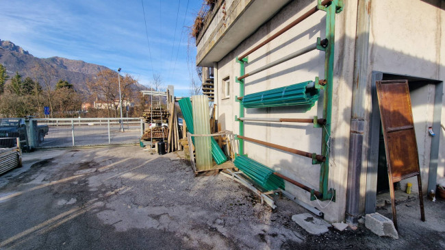 Locale commerciale in vendita a Ponte nelle Alpi