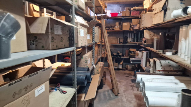 Locale commerciale in vendita a Ponte nelle Alpi