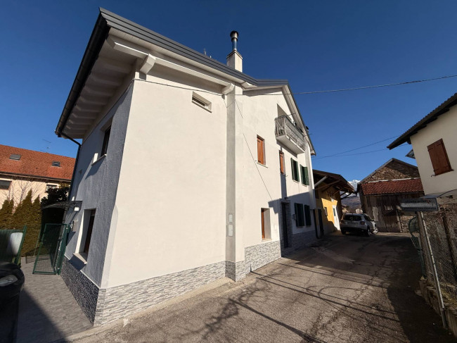 Porzione di Casa in vendita a Alpago