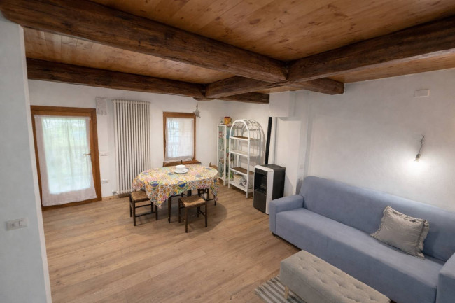 Porzione di Casa in vendita a Borgo Valbelluna