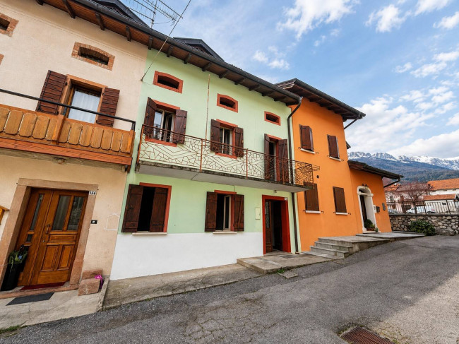 Porzione di Casa in vendita a Alpago