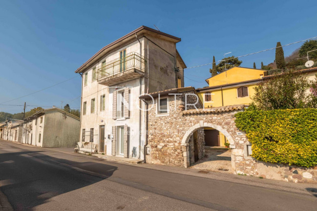 Rustico in vendita a Cavaion Veronese