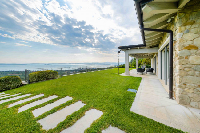 Villa in vendita a Cavaion Veronese