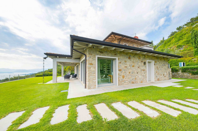 Villa in vendita a Cavaion Veronese