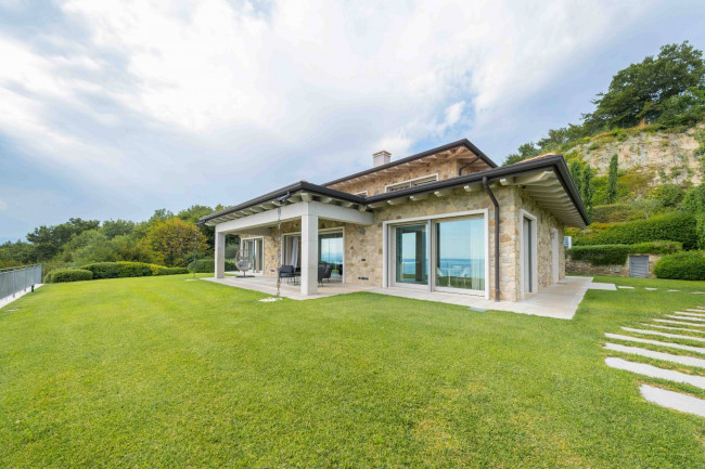 Villa in vendita a Cavaion Veronese