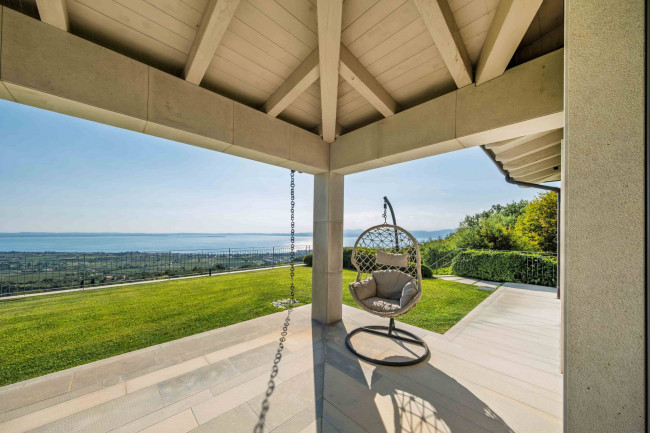 Villa in vendita a Cavaion Veronese