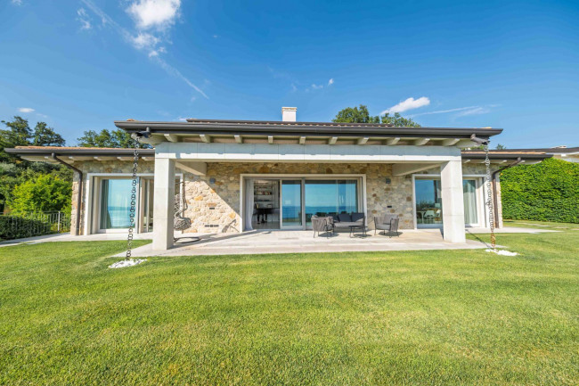 Villa in vendita a Cavaion Veronese