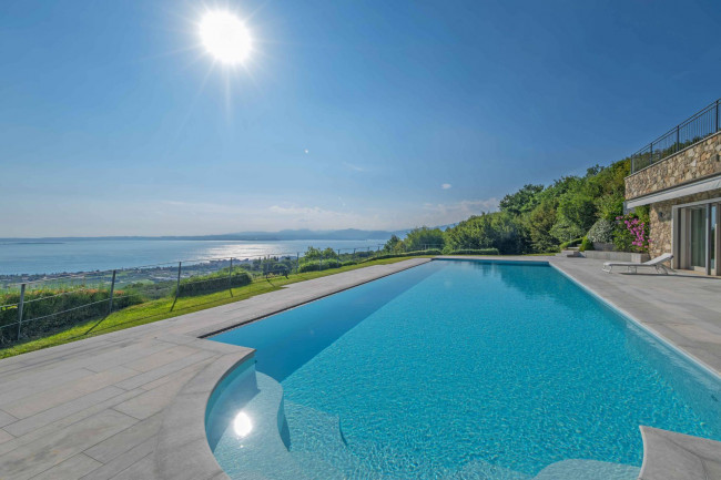 Villa in vendita a Cavaion Veronese