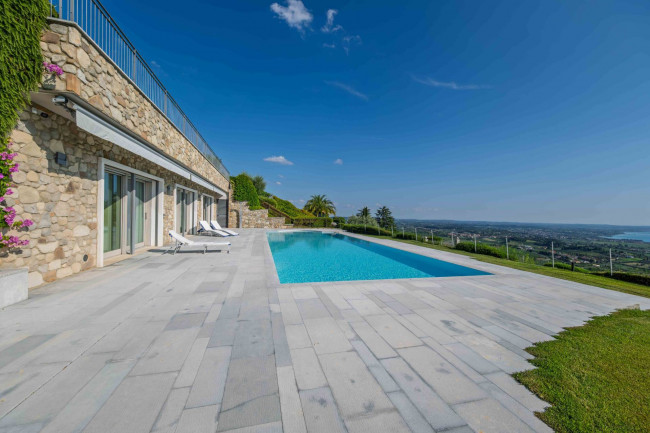 Villa in vendita a Cavaion Veronese