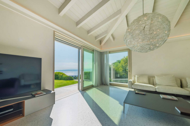 Villa in vendita a Cavaion Veronese