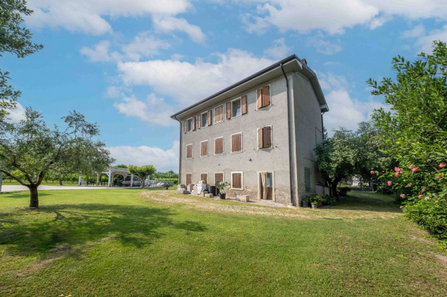  for sale in Bardolino