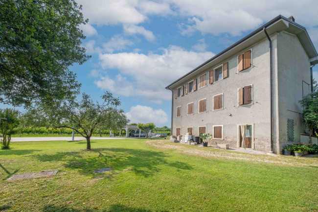  for sale in Bardolino