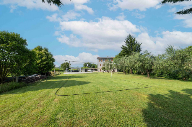  for sale in Bardolino