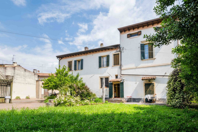 Villa in vendita a Sommacampagna