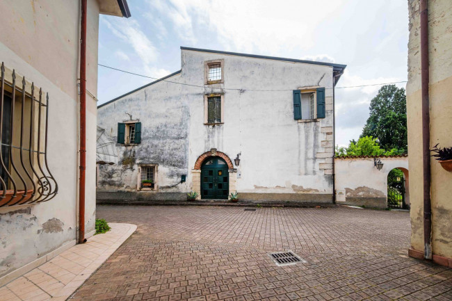 Villa in vendita a Sommacampagna