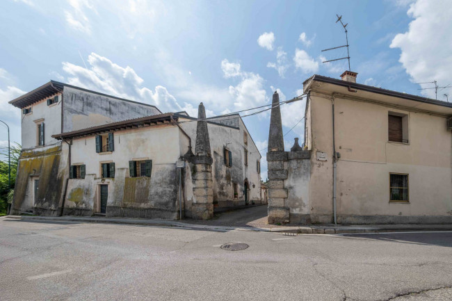 Villa in vendita a Sommacampagna