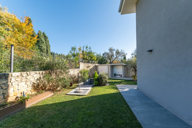  for sale in Bardolino