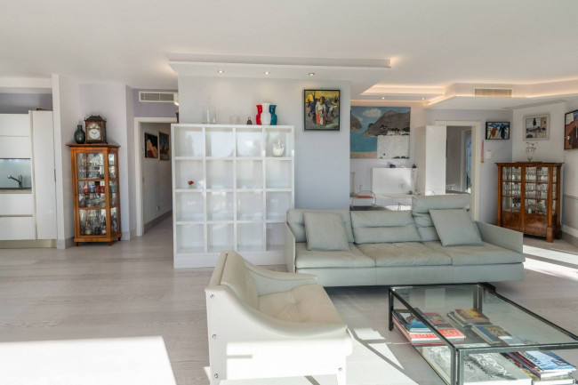  for sale in Bardolino