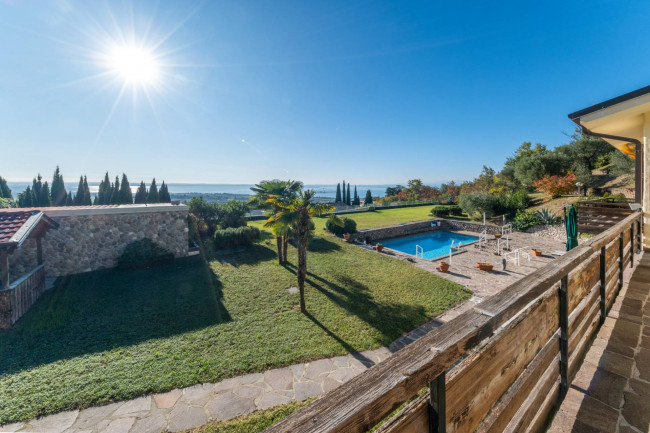 Villa in vendita a Cavaion Veronese