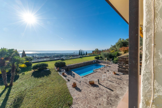 Villa in vendita a Cavaion Veronese