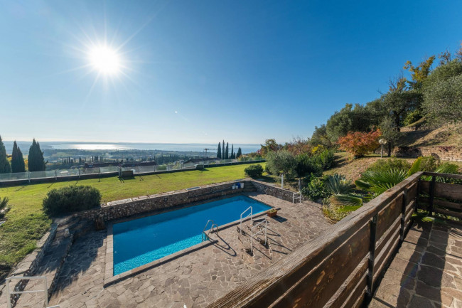 Villa in vendita a Cavaion Veronese