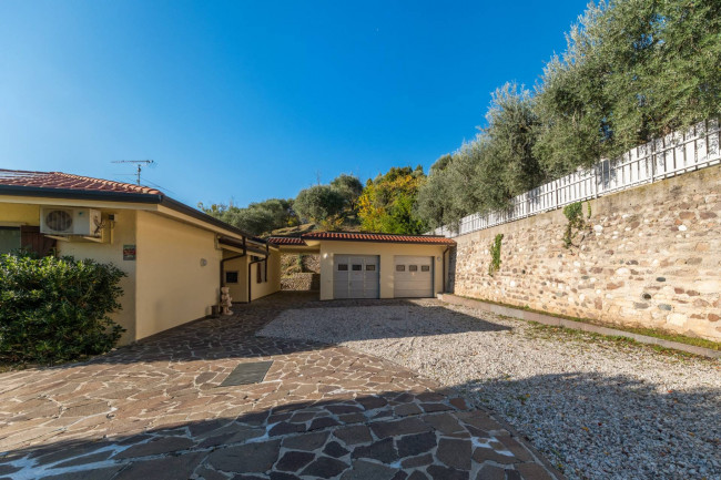 Villa in vendita a Cavaion Veronese