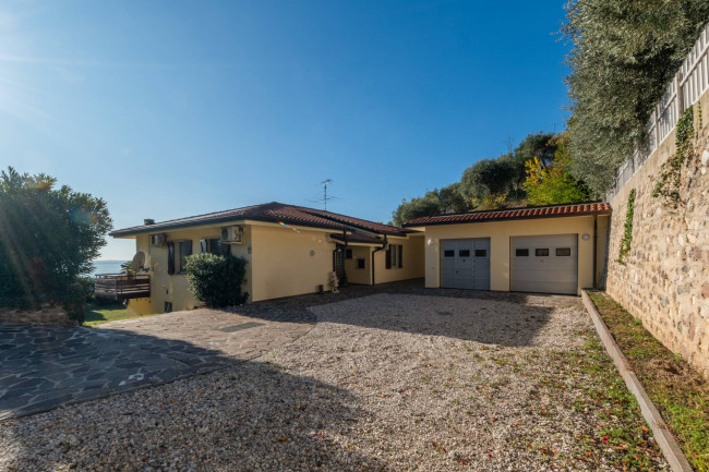 Villa in vendita a Cavaion Veronese