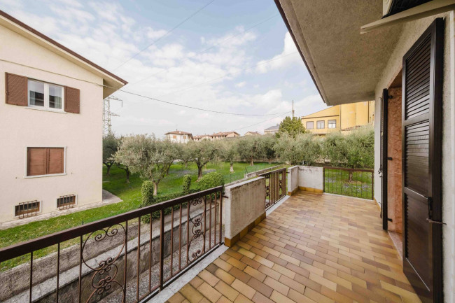 Villa in vendita a Pastrengo