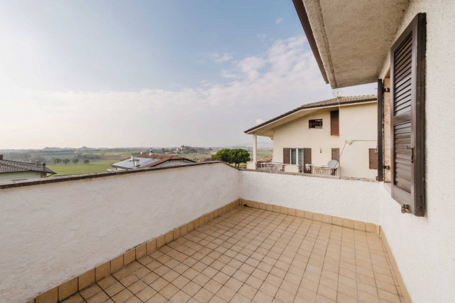 Villa in vendita a Pastrengo