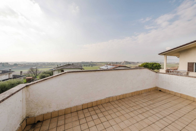 Villa in vendita a Pastrengo