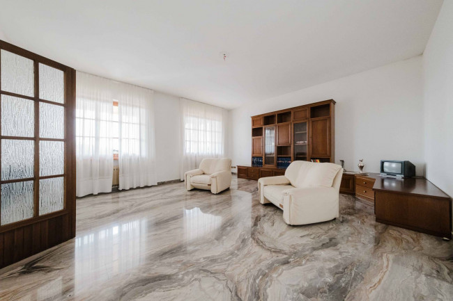 Villa in vendita a Pastrengo
