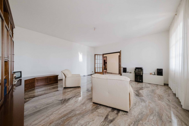 Villa in vendita a Pastrengo